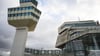 Bei der Unterbringung von Geflüchteten auf dem ehemaligen Flughafen Tegel wird künftig weniger Personal gebraucht. (Archivfoto)