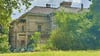 Versteckt hinter Bäumen trohnt die Villa Lehmann auf dem Lehmannsfelsen.