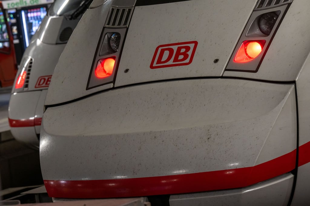 ICE-Fahrgäste brauchen auf der Strecke von München nach Berlin noch einige Tage mehr Geduld. (Symbolbild)