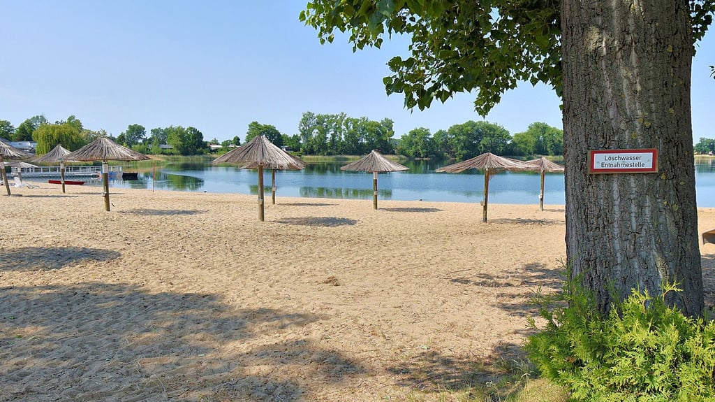 Im Jahr 2000 war der Große Schachtsee Wolmirsleben beim Bundeswettbewerb „Vorbildliche Campingplätze in Deutschland“ mit einer Bronzemedaille ausgezeichnet worden. Mittlerweile gehören Camping und Schwimmen hier der Vergangenheit an.