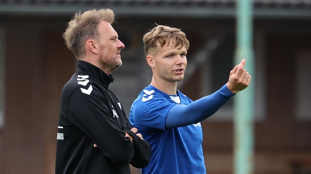 FCM-Cheftrainer Markus Anfang im Gespräch mit Philipp Hercher.