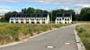 Gras und Wildblumen schießen auf den unbebauten Flächen in die Höhe: Das Wohnbaugebiet „Mühlenblick“ in Warnstedt kommt nicht in Schwung.
