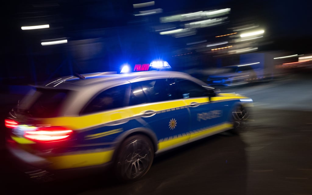 Symbolbild: Mann flieht vor Polizeistreife
