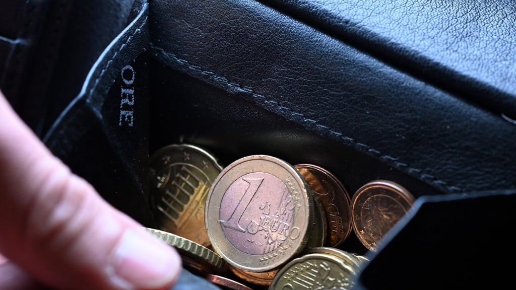 Auch Kleingeld kann sich zu einem netten Sparbetrag addieren, wenn man es konsequent beiseitelegt.