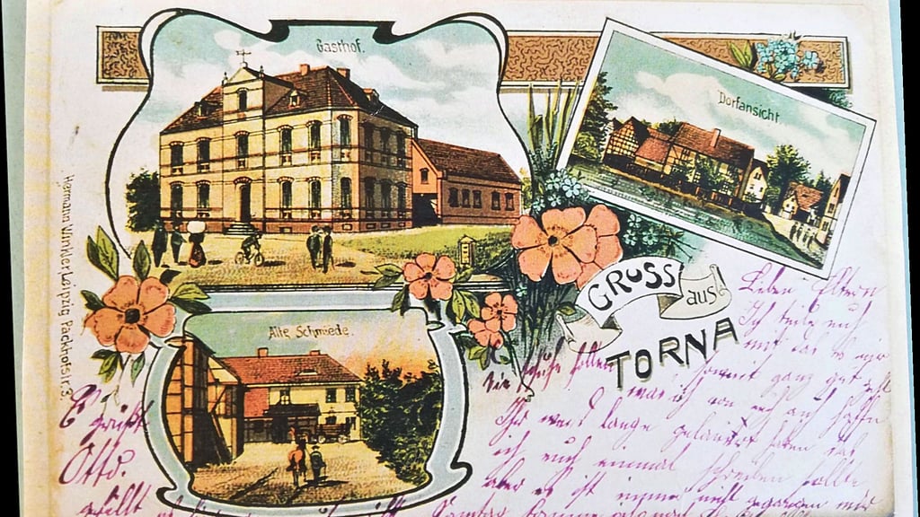 Zum 65. Parkfest in Göbitz hat Ortschronistin Renate Kalb alte Fotos und Postkarte herausgesucht. Sie werden in einer kleinen Ausstellung gezeigt. Torna gehört seit 1950 zu Göbitz. Die Karte stammt von 1903, zeigt den alten Gasthof, den Teich (oben rechts) und die alte Schmiede.