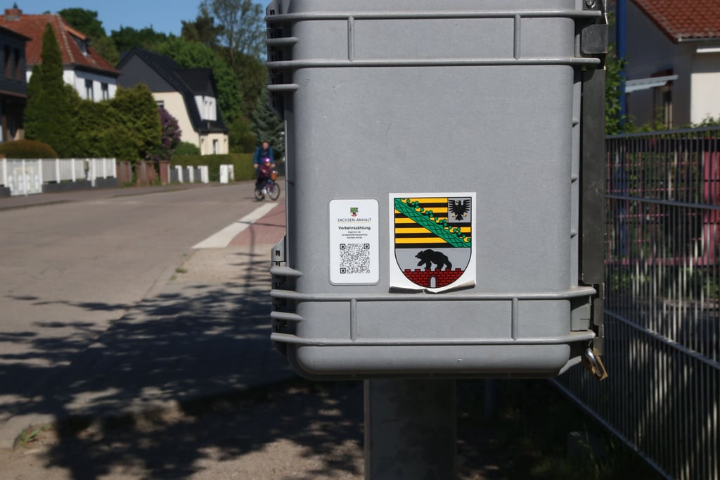 Die Zählkästen bringen es ans Licht: Tausende durchfahren Möser, trotz Vollserrung und offizieller Umleitung.