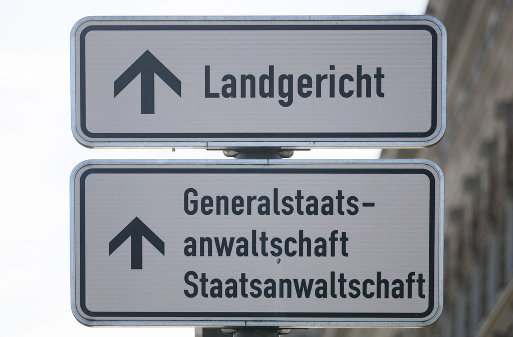 Die Generalstaatsanwaltschaft Dresden hat eine 43 Jahre alte Frau wegen Beihilfe zur Brandstiftung angeklagt. (Symbolbild)