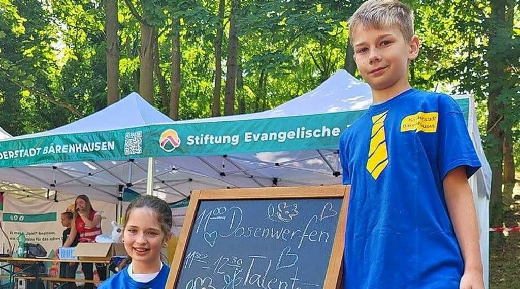 Bürgermeister Mats Bauschke und seine Stellvertreterin Emma Licht.