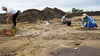 Archäologen graben am Stadion und finden viel.