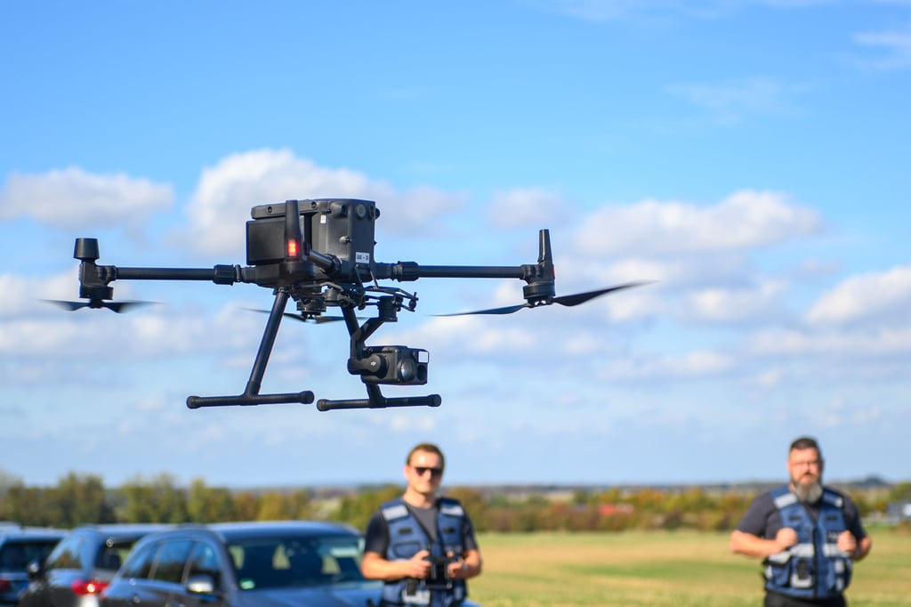Flugdrohnen gelten als günstig und effektiv, auch die Polizei nutzt sie für ihre Arbeit. In den falschen Händen gelten sie aber als Gefahr.