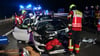 Bei einem Unfall auf der A12 mit einem Sportwagen und einem Kleintransporter ist ein Mann ums Leben gekommen. Weitere Insassen des Transporters wurden schwer verletzt.