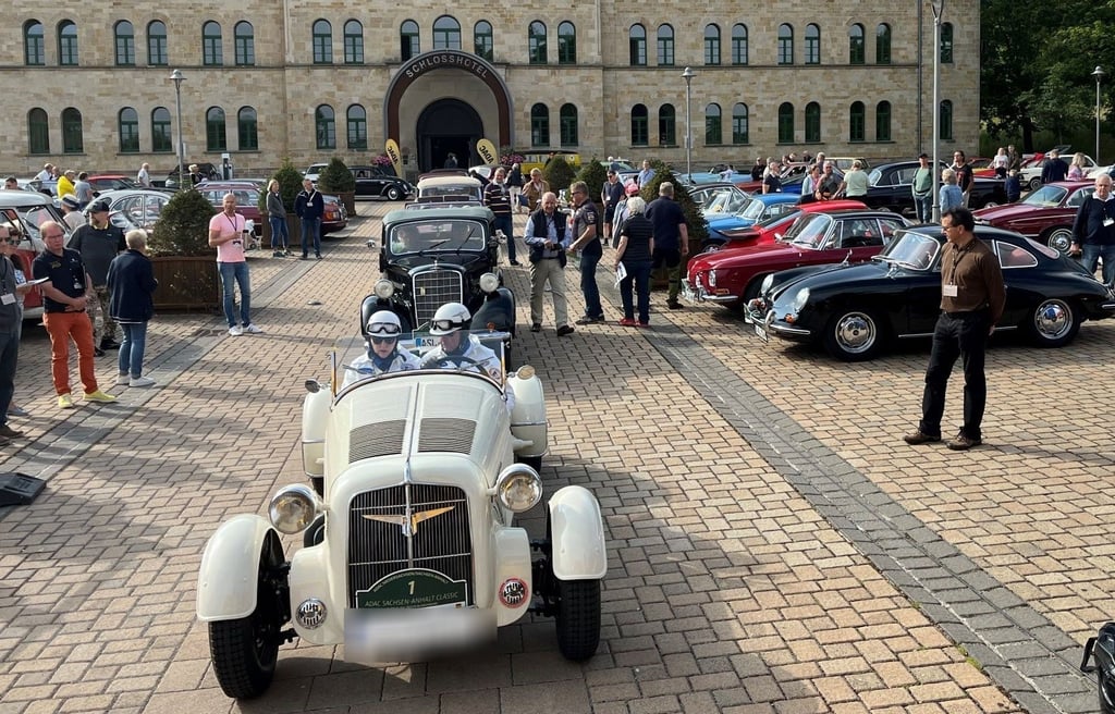 Mehr als 100 Oldtimer sind am Wochenende bei der ADAC Sachsen-Anhalt Classic - hier ein früheres Treffen in Blankenburg - im Harz unterwegs.