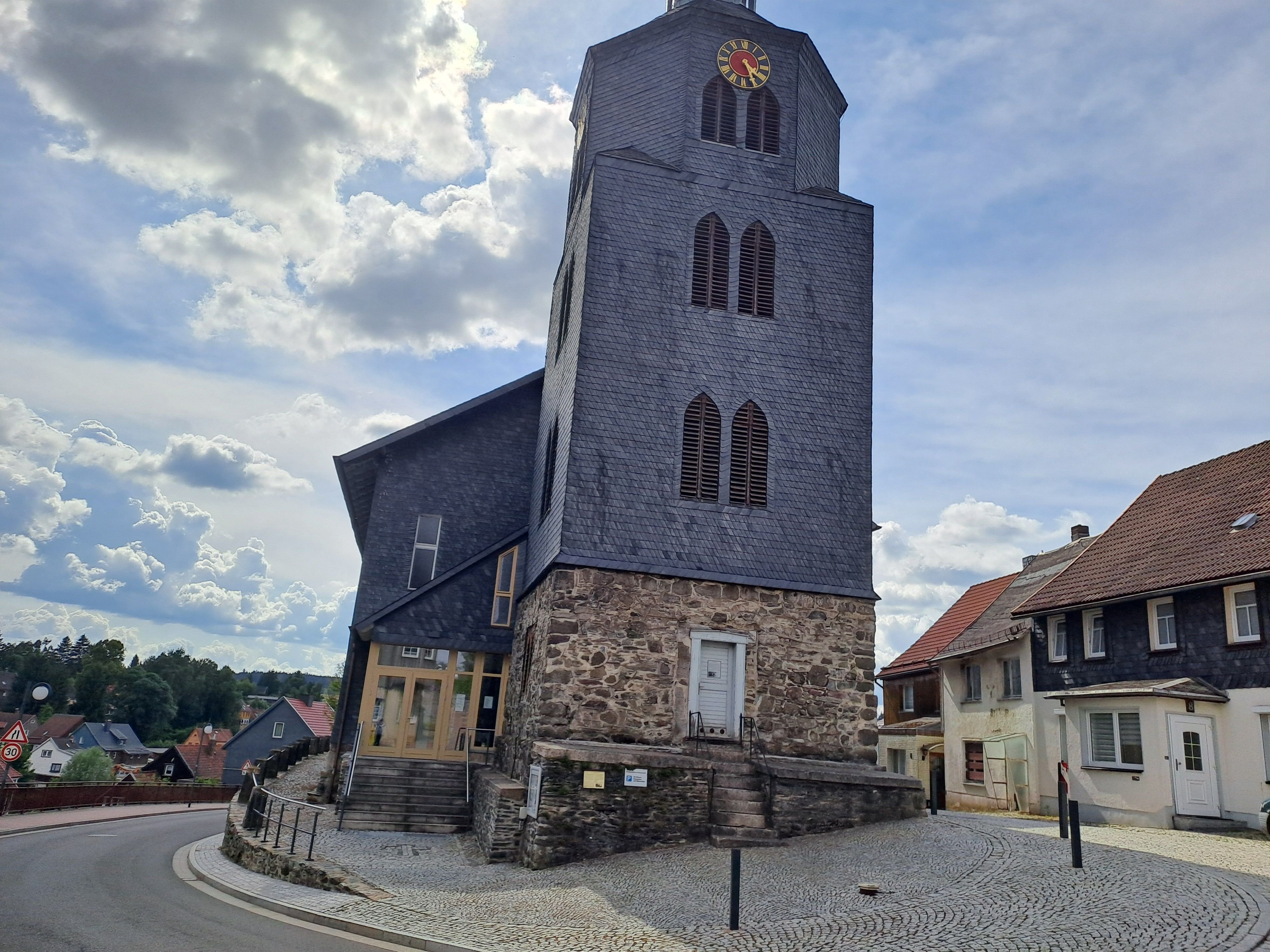 Bauarbeiten in Benneckenstein: Wie ein Oberharzer Kirchen-Dach zu einer Besonderheit in Sachsen-Anhalt werden soll