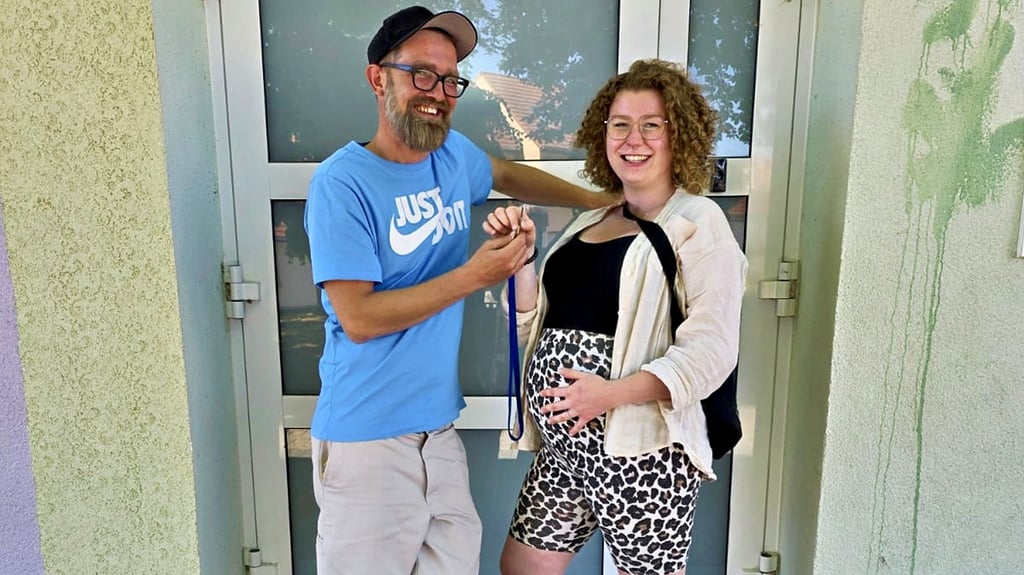 Hettstedts Streetworkerin Mary-Ann Lanfermann geht in Elternzeit und übergibt ihren Posten im Haus der Jugend als Vertretung an den neuen Streetworker Stefan Falk.