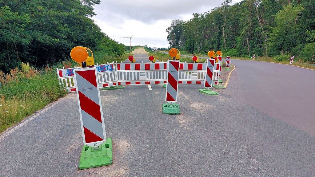 Für den Bau der A14 wird die Straße nach Rochau in der ab Montag gesperrt.