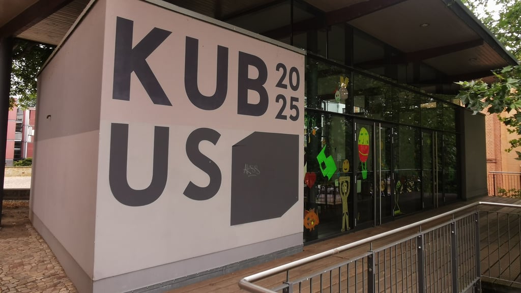 Als „Kubus 2025“ war der Glasbau hinterm Kloster Unser Lieben Frauen in Magdeburg ein zentraler Ort der Kulturhauptstadtbewerbung – ab 2026 bekommt er eine neue Nutzung.