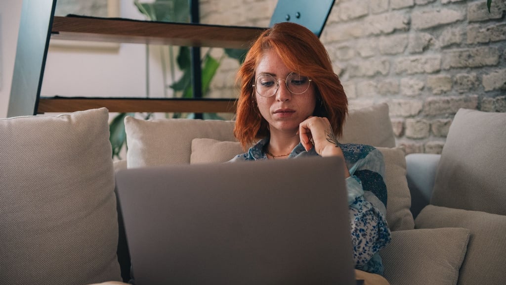 Passt der Job wirklich zu mir? Auch wenn sich ein Angebot hat sehr gut anhört, sollten Bewerber innehalten und ihre persönlichen Bedürfnisse analysieren.