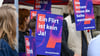 Der 38-jährige Angeklagte wird zu fünfeinhalb Jahre Haft verurteilt. Verschiedene Gruppen demonstrierten im Kontext des Prozesses.