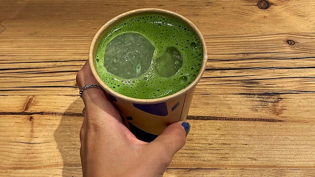 So sieht Matcha Latte aus.