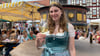Weinprinzessin Eva vor der Eröffnung der Neustadter Weintage in Wernigerode.