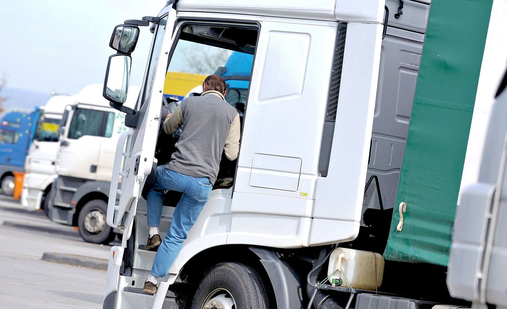 Immer auf Achse, weit weg von Zuhause Fernfahrer ist ein anstrengender Job.