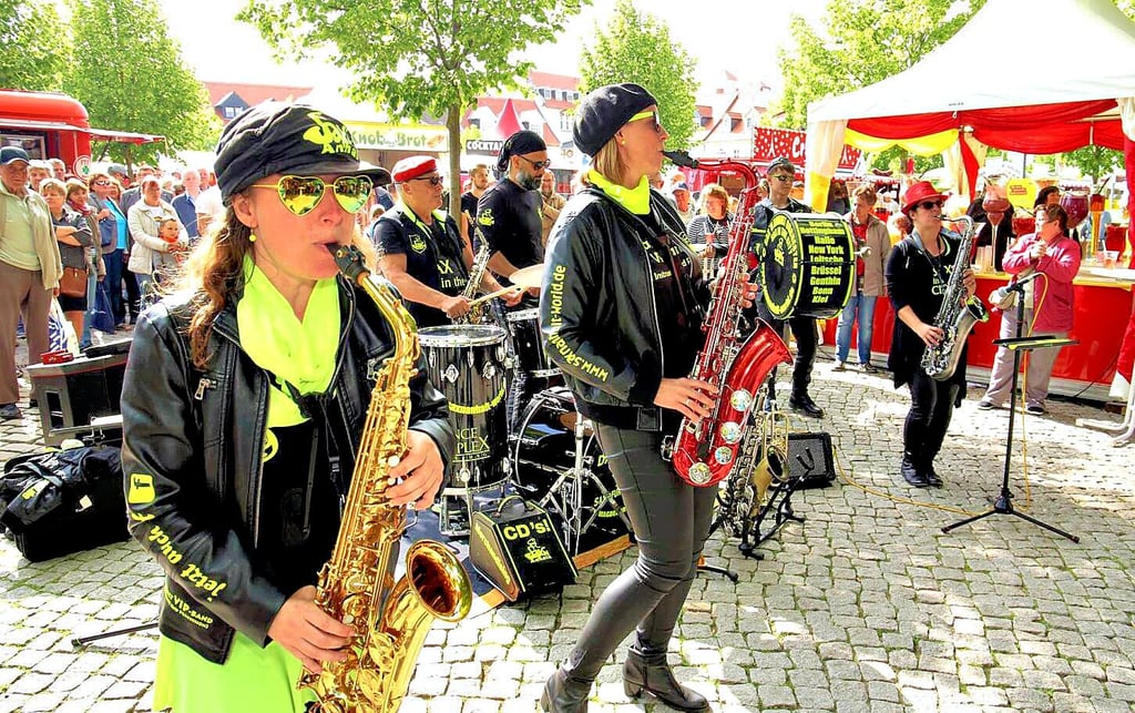 Das Sax’n-Anhalt-Orchester wird den großen Festumzug durch Ebendorf anführen.