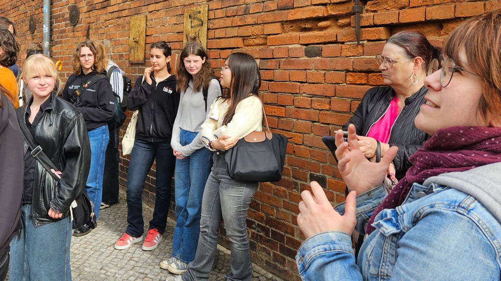 Unter anderm stand in diesem Jahr für Austauschüler aus Magdeburg und Altmark eine Exkursion nach Tangermünde auf dem Programm.
