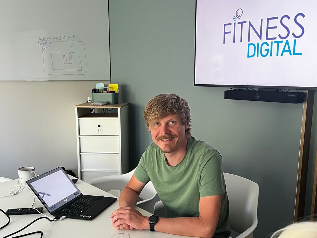 Der 35-jährige Roberto Fabig bietet Digitalschulungen an.
