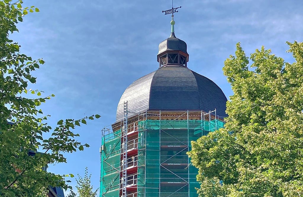 Am denkmalgeschützten Wasserturm soll in den kommenden Monaten die letzten Etappe der Restaurierung geschafft werden.