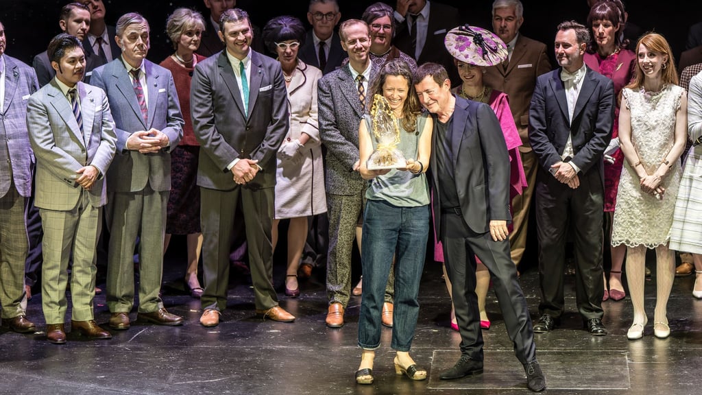 Stephan Märki wird zum Ende der aktuellen Spielzeit vom Publikum, dem Ensemble und den Mitarbeitern als Intendant des Staatstheaters Cottbus verabschiedet.
