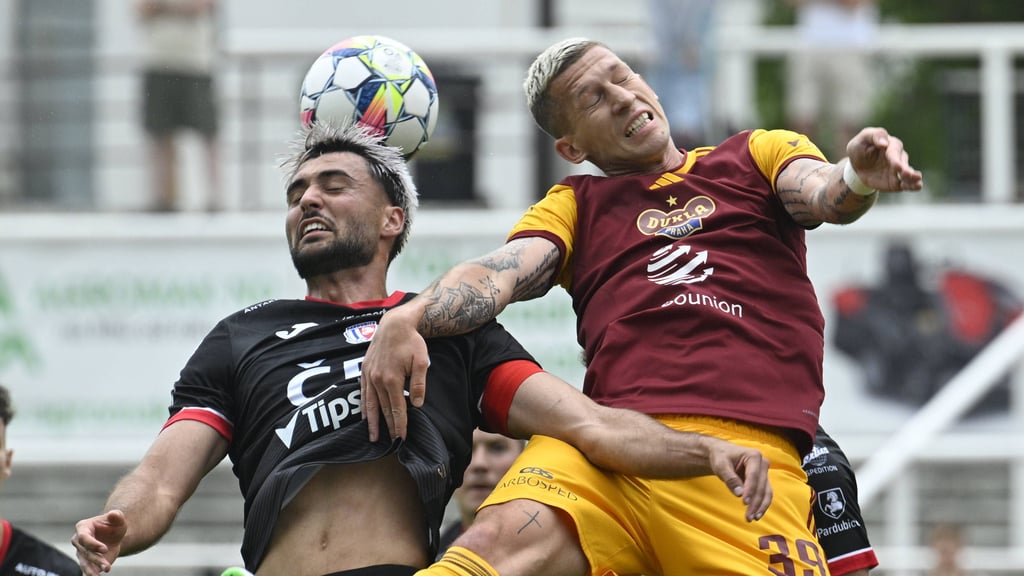 Der Schweizer Louis Lurvink (links) im Einsatz - einer für den 1. FC Magdeburg?