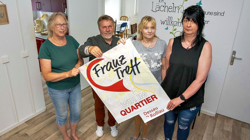 Sie kümmern sich um die Gäste des Franztreffs: Karin Rieche, ASG-Chef Andreas Heinze, Renate Stark und die neue Leiterin Cornelia Listner (v.li.)