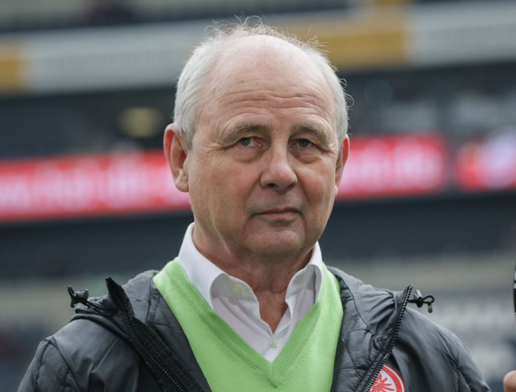 Nun wird eine Tribüne im Frankfurter Stadion nach Bernd Hölzenbein benannt.
