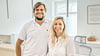 Das aus Staßfurt beziehungsweise Hohenerxleben stammende Ärzte-Ehepaar Dr. Robert und Dr. Carolin Flieger fühlt sich sichtlich wohl am Greifswalder Bodden und hier in der Praxisgemeinschaft in Grimmen.