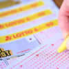 Im Eurojackpot hat ein Lotto-Spieler aus dem Saalekreis eine Riesen-Summe gewonnen.