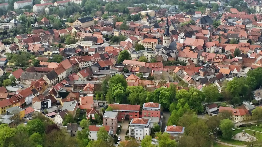 Blick auf Sangerhausen - in der Kreisstadt werden beim Verkauf von Häusern die höchsten Preise in Mansfeld-Südharz erzielt.