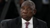 Ramaphosa richtet eine Kommission ein, die die Vorwürfe gegen den Polizeiminister untersuchen soll.