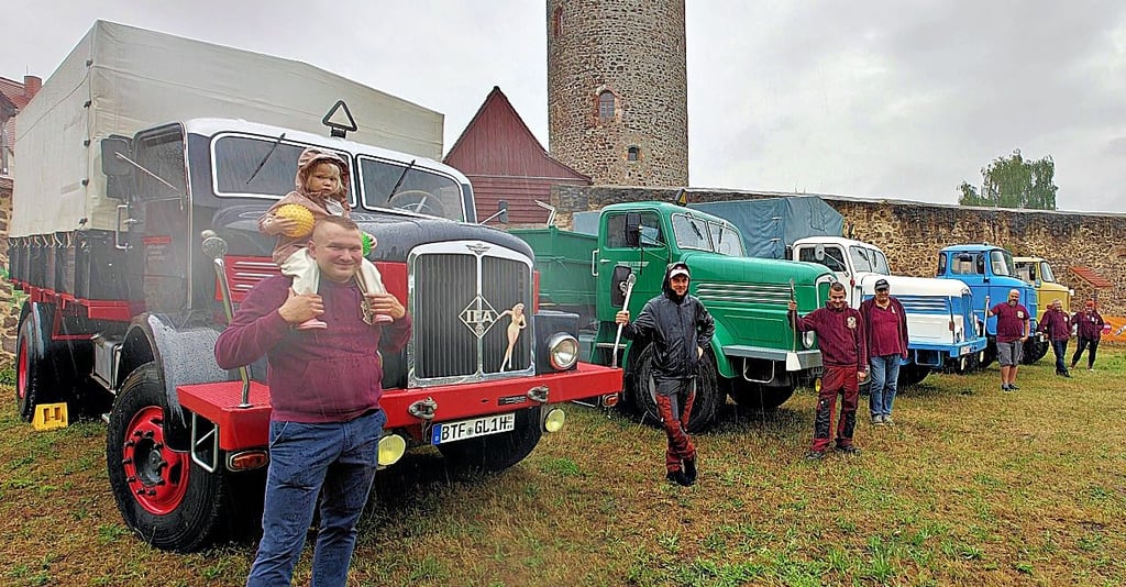 Die Gruppe „Zörbiger Kraftverkehr“ stellt erstmals historische Nutzfahrzeuge vor.