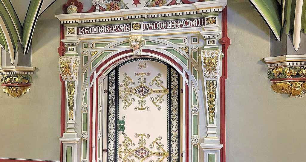 In Saal 96 des Landgerichts Halle hielten Staatsanwältin und Verteidigerin ihre Plödoyers im Fall des Tankstellenraubs in Mansfeld.