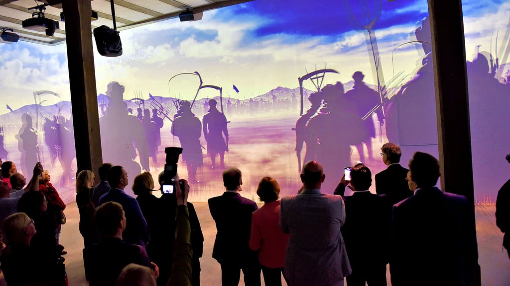 Eine immersive Schau nimmt die Besucher auf Schloss Allstedt mit in die Zeit des Bauernkriegs.