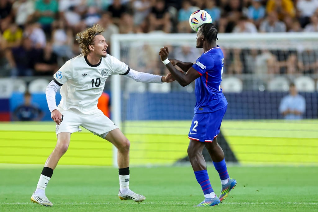Castello lukeba (rechts) im Spiel gegen Deutschland U21-Nationalmannschaft bei Olympia.