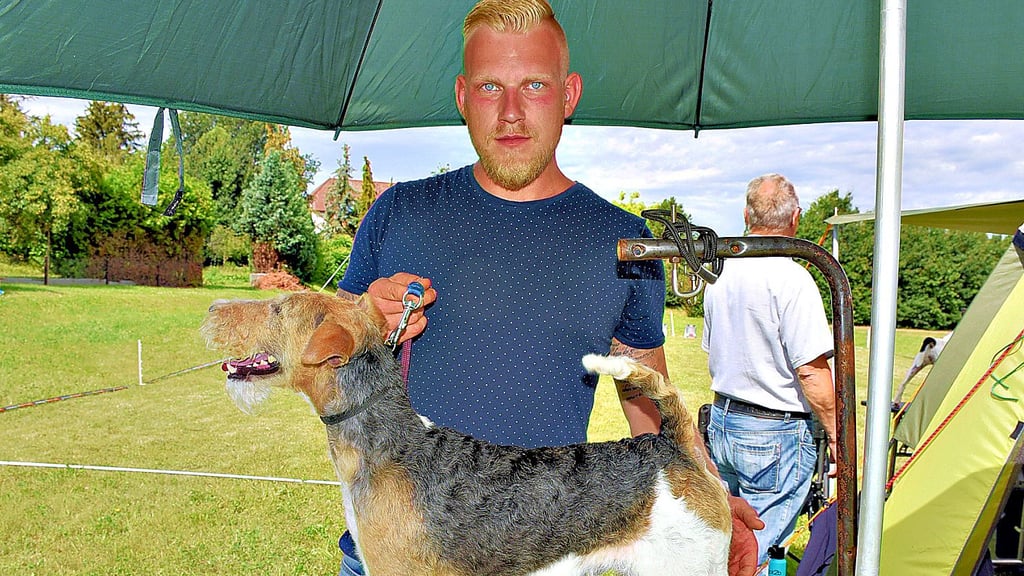 Wie im vergangenen Jahr nimmt Maximilian Knape aus Neu Königsaue auch dieses Mal mit seinem Rüden Xero vom Steinborn in Hecklingen teil.