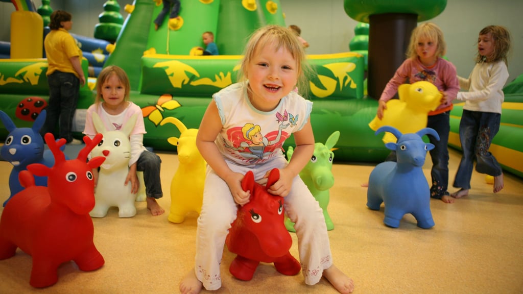 Im Hasseröder Ferienpark bei Wernigerode im Harz gibt es verschiedene Freizeit-Angebote. So wie hier, die Indoor-Spielewelt für Kinder von 1 bis 12 Jahren.