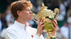 Jannik Sinner feiert seinen ersten Wimbledon-Triumph.