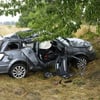 Unfall im Landkreis Anhalt-Bitterfeld: Der Fahrer des Wagens kam mit schweren Verletzungen ins Krankenhaus, die Beifahrerin starb.