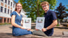 Zwei der elf Schüler, denen es in Dessau-Roßlau gelungen ist, das Abitur mit 1,0 oder besser abzuschließen: Klara Obersteiner und Philipp Alsleben vom Gropius-Gymnasium.