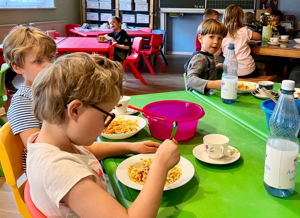 Mittwoch ist Nudeltag: In der Kita Meisdorf werden derzeit 86 Kinder von der Krippe bis zum Hort betreut.