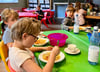 Mittwoch ist Nudeltag: In der Kita Meisdorf werden derzeit 86 Kinder von der Krippe bis zum Hort betreut.