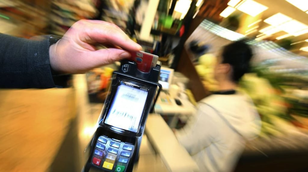 Ein Mann hat sich quer durch Sachsen-Anhalt geshoppt. Nun wird nach ihm gefahndet.
