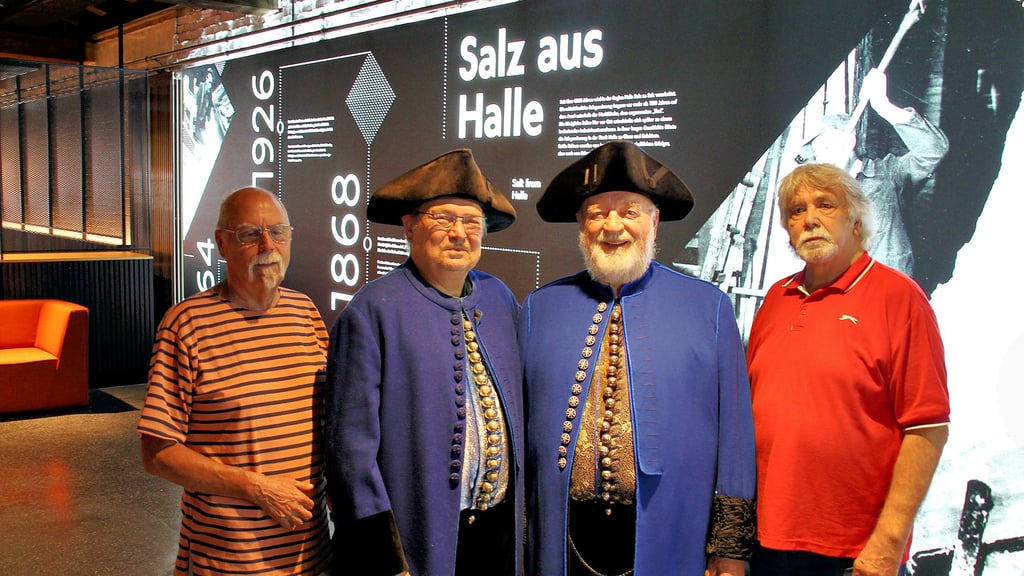 Auch Halloren gehören dem Vereinsvorstand an: Michael Muchau, Detlef Hey, Hartmut Machts und Volker Bieberle (v. l.)